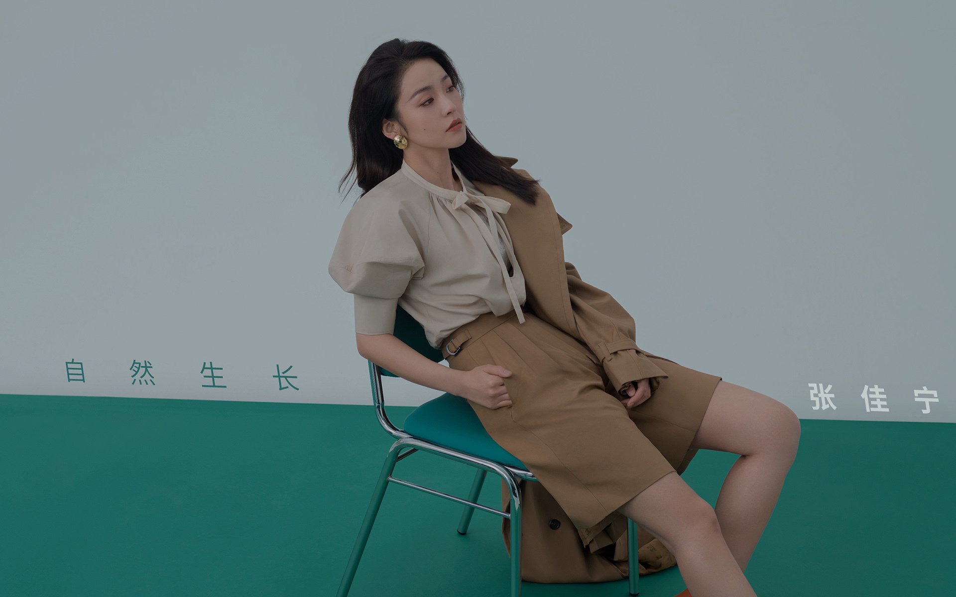 德甲攻防转换不断，精彩镜头频频上映，德甲足球